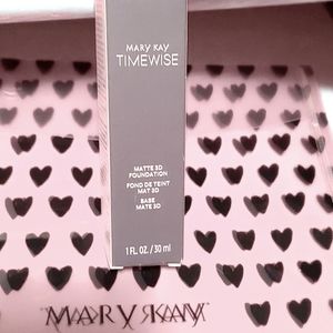 MK Timewise Matte 3D Foundation
